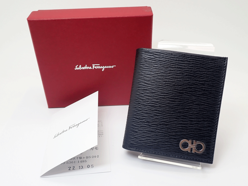 【新品未使用 正規店購入品】Salvatore Ferragamo サルヴァトーレフェラガモ ガンチーニ 二つ折り 660804 749682 2022春夏新作