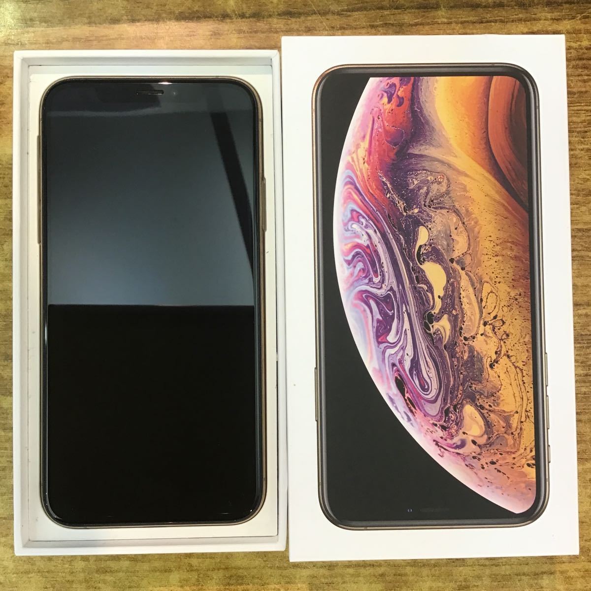 【Apple iPhone Xs】docomo判定〇 アップル アイフォン テンエス 256GB ゴールド SIMフリー スマホ ケータイ電話 金 アンドロイド 箱付_画像1