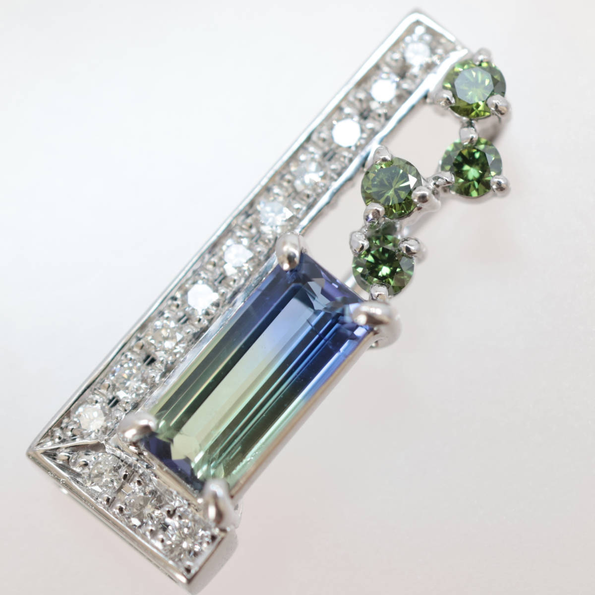 格安販売中 1.05ct バイカラータンザナイト WG K18 ダイヤモンド