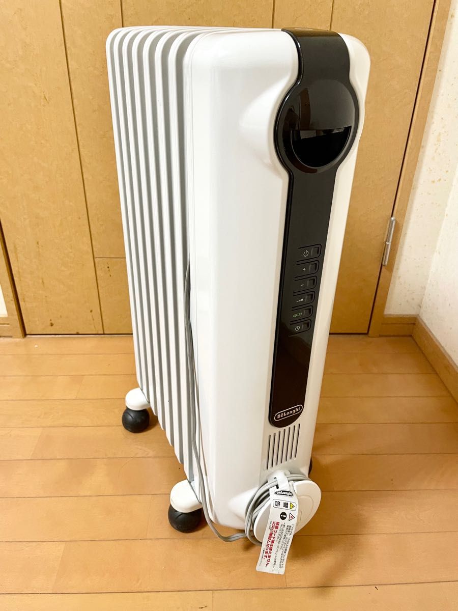 DeLonghi ヴェルティカルド オイルヒーター 8-10畳用 シダーグレー