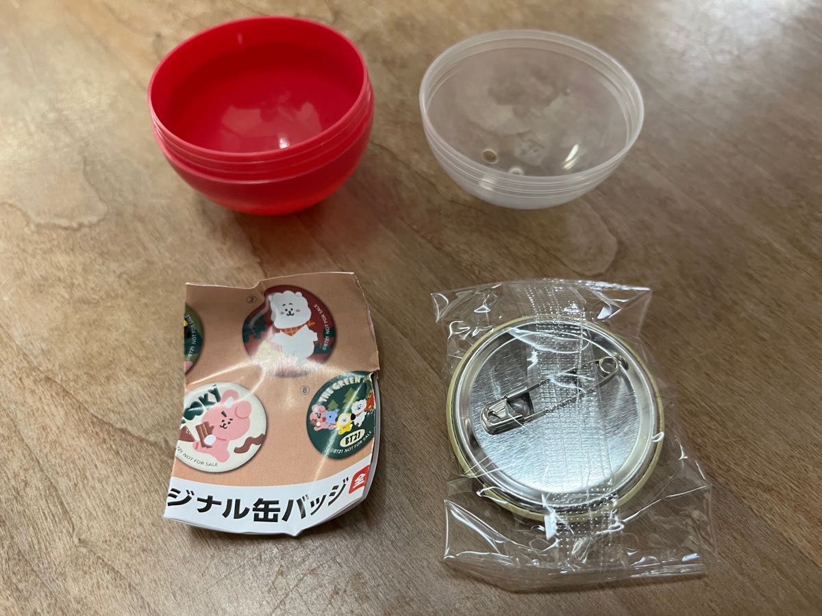 くら寿司 BT21 限定品 オリジナル缶バッジ　ビッくらポン BTS