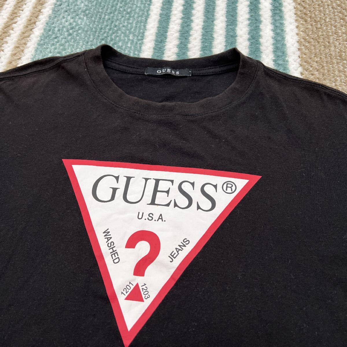 ☆ GUESS［希少　デザイン　ビッグロゴ　トップス］XXS サイズ☆