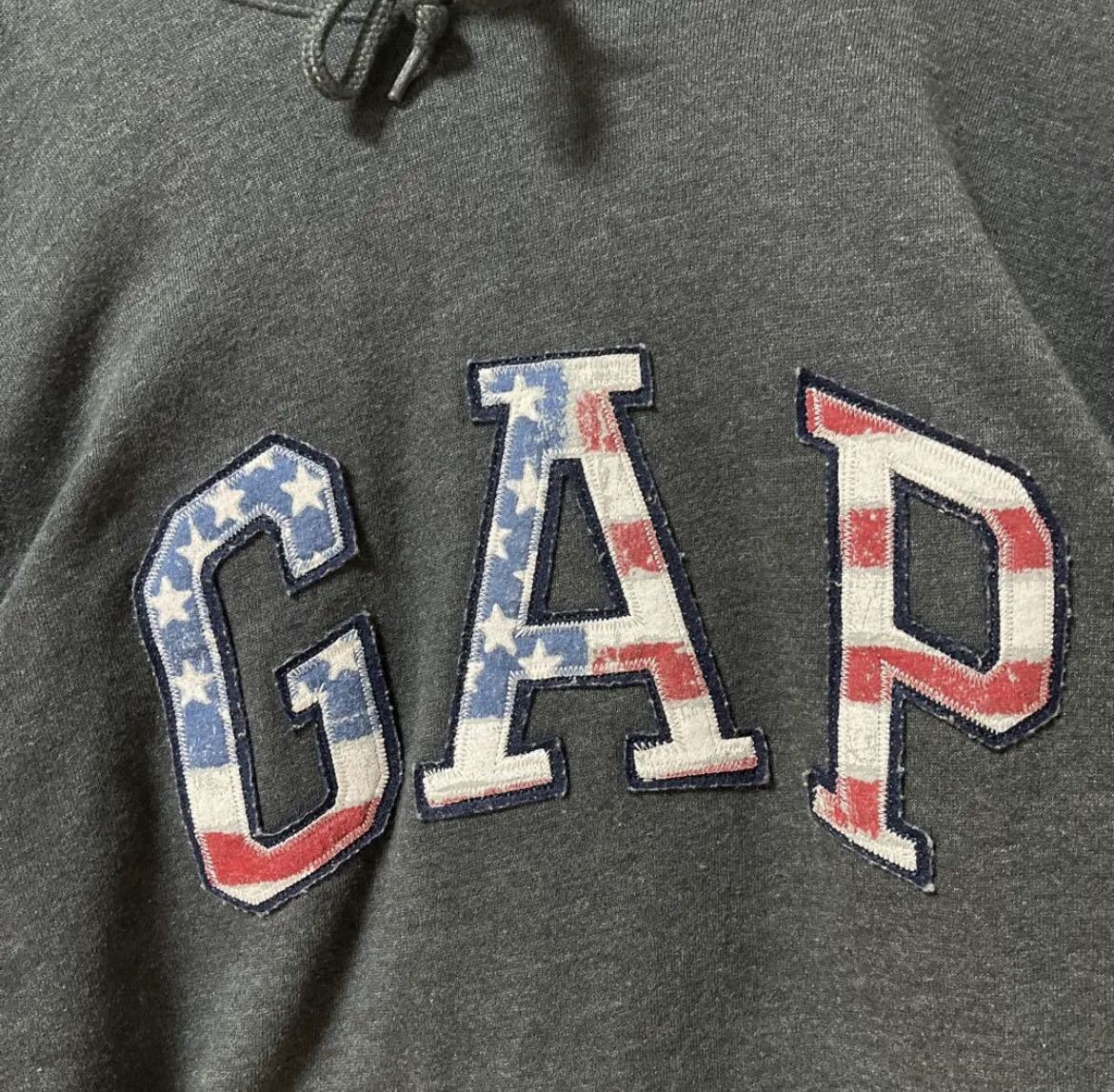 GAP Gap Parker sweat size Mte Caro go big Logo embroidery badge dark gray long sleeve pull over reverse side nappy free shipping 