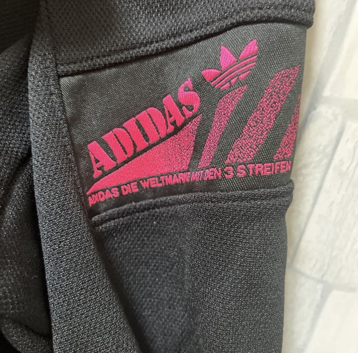 adidas オールド アディダス ジャージ 上 トラックジャケット 90s 90年代 サイズL ブラック デサント 長袖 刺繍ロゴ 美品 送料無料_画像5