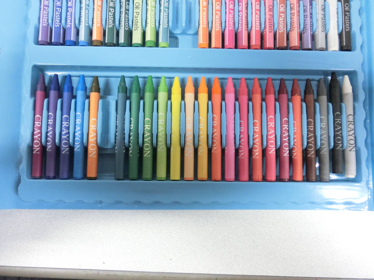 子供の絵　水性ペン、色鉛筆