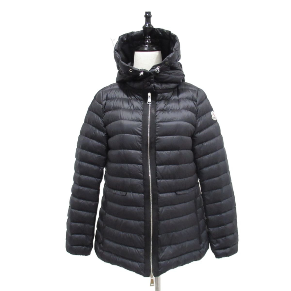 美品 MONCLER モンクレール RAIE ライエ 2018年モデル ロゴワッペン