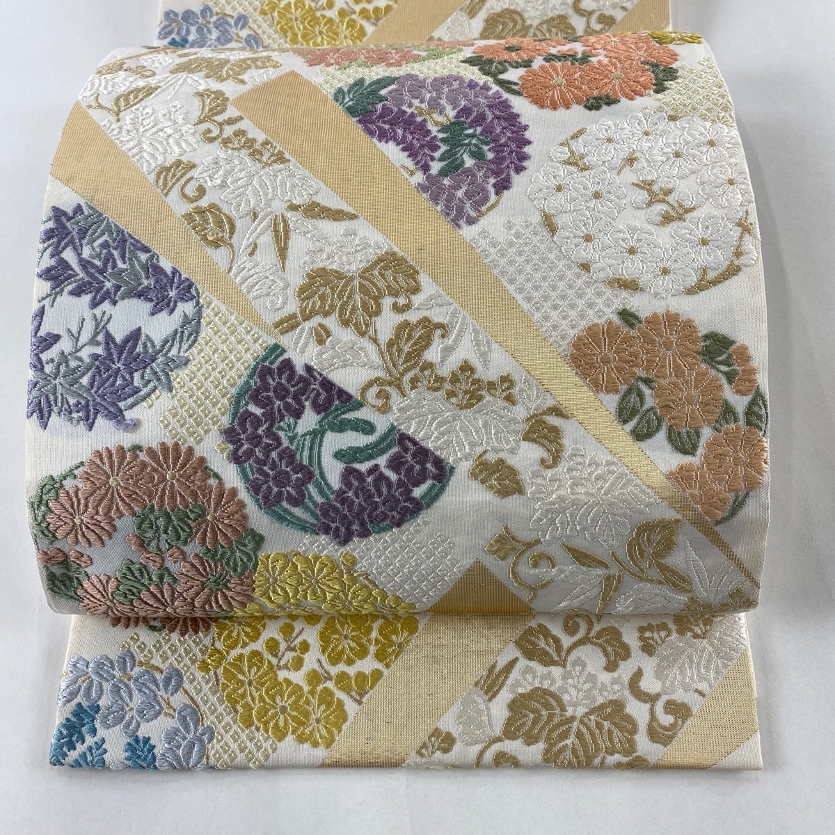 GINGER掲載商品】 唐織 花丸文 吉祥裂取花文 名品 【競ナビ】袋帯 箔