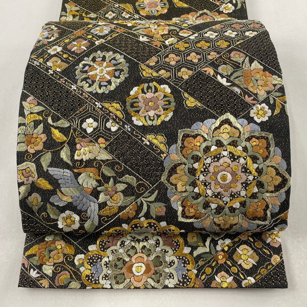 人気商品は 墨色 汕頭刺繍 金銀糸 花喰鳥 華文 逸品 美品 袋帯 六通
