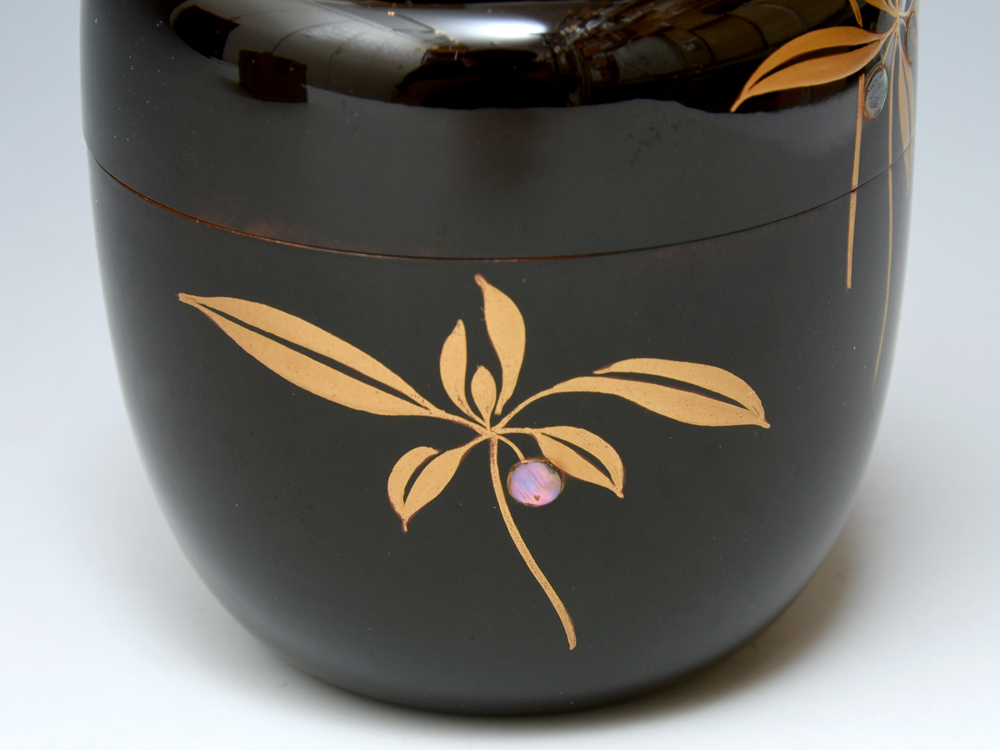 輪島塗 井波喜六斎(造)桜川蒔絵中棗 共箱 共布 茶道具 漆工芸 漆芸 天然木 木工芸 美品 y0632 輪島塗 井波喜六斎(造)桜川蒔絵中棗 共箱 共布 茶道具 漆工芸 漆芸 天然木 木工芸 美品 y0632