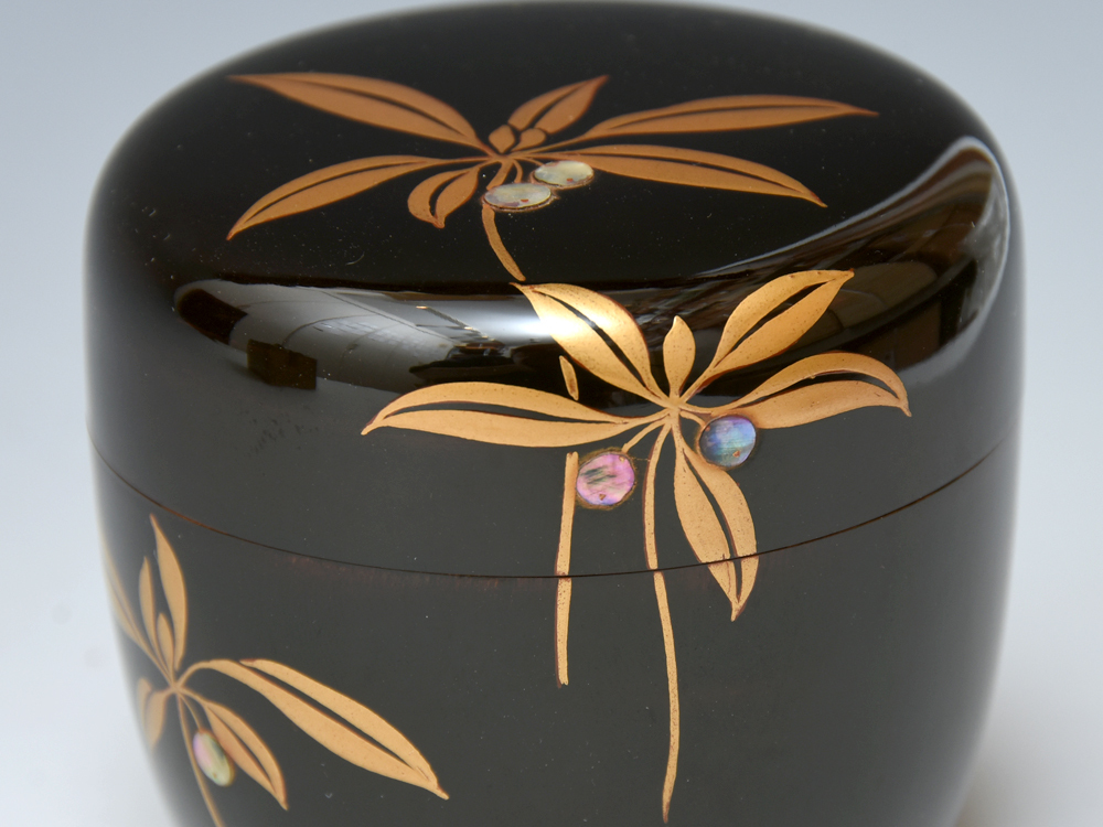 輪島塗 井波喜六斎(造)桜川蒔絵中棗 共箱 共布 茶道具 漆工芸 漆芸 天然木 木工芸 美品 y0632 輪島塗 井波喜六斎(造)桜川蒔絵中棗 共箱 共布 茶道具 漆工芸 漆芸 天然木 木工芸 美品 y0632