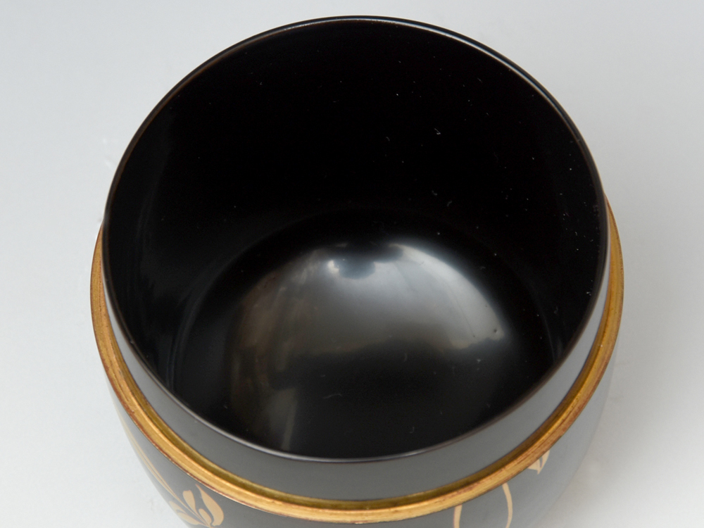 輪島塗 井波喜六斎(造)桜川蒔絵中棗 共箱 共布 茶道具 漆工芸 漆芸 天然木 木工芸 美品 y0632 輪島塗 井波喜六斎(造)桜川蒔絵中棗 共箱 共布 茶道具 漆工芸 漆芸 天然木 木工芸 美品 y0632