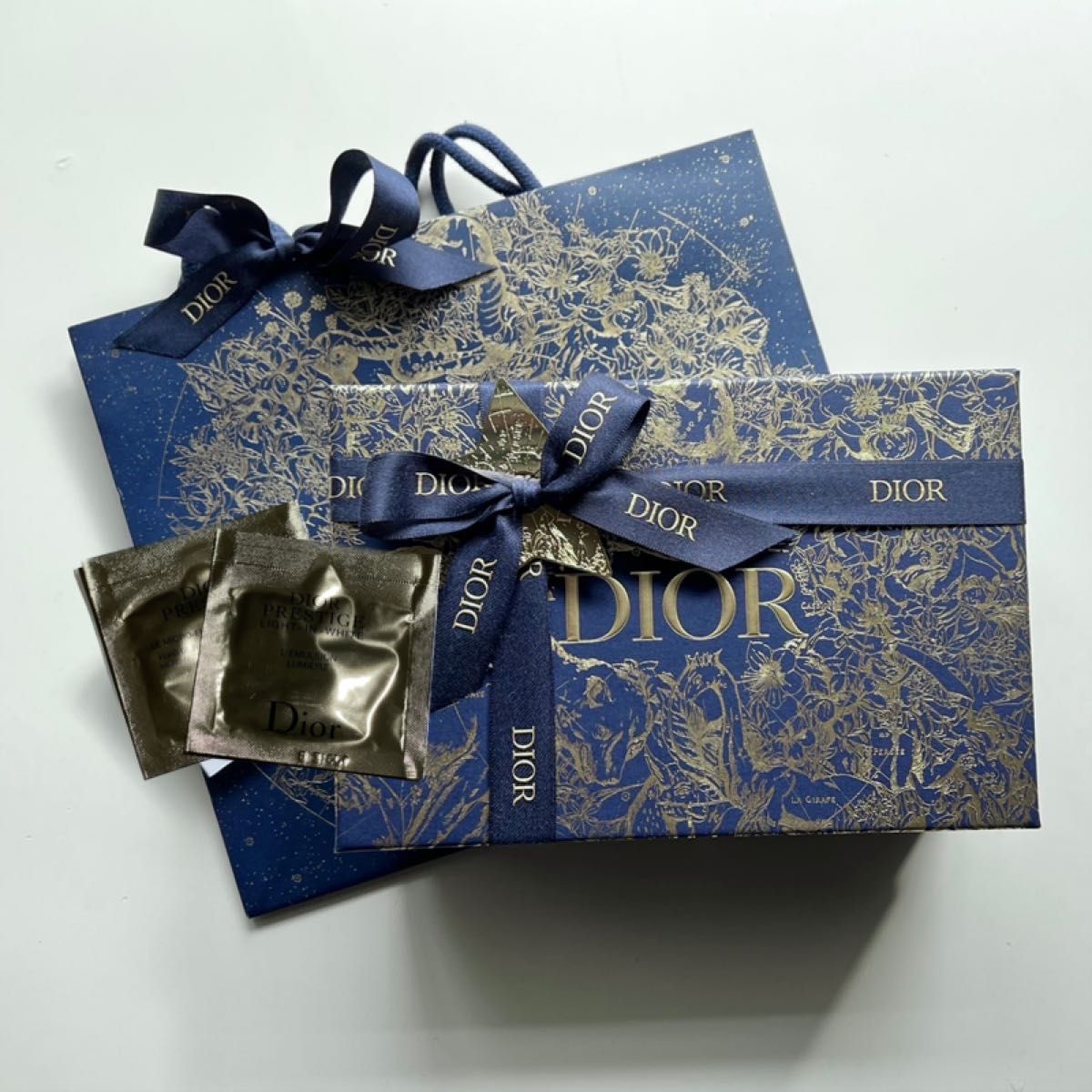 【完売品ラスト1】Dior ディオール ホリデーオファー 2022 有料箱・有料袋・サンプル付　クリスマス 限定