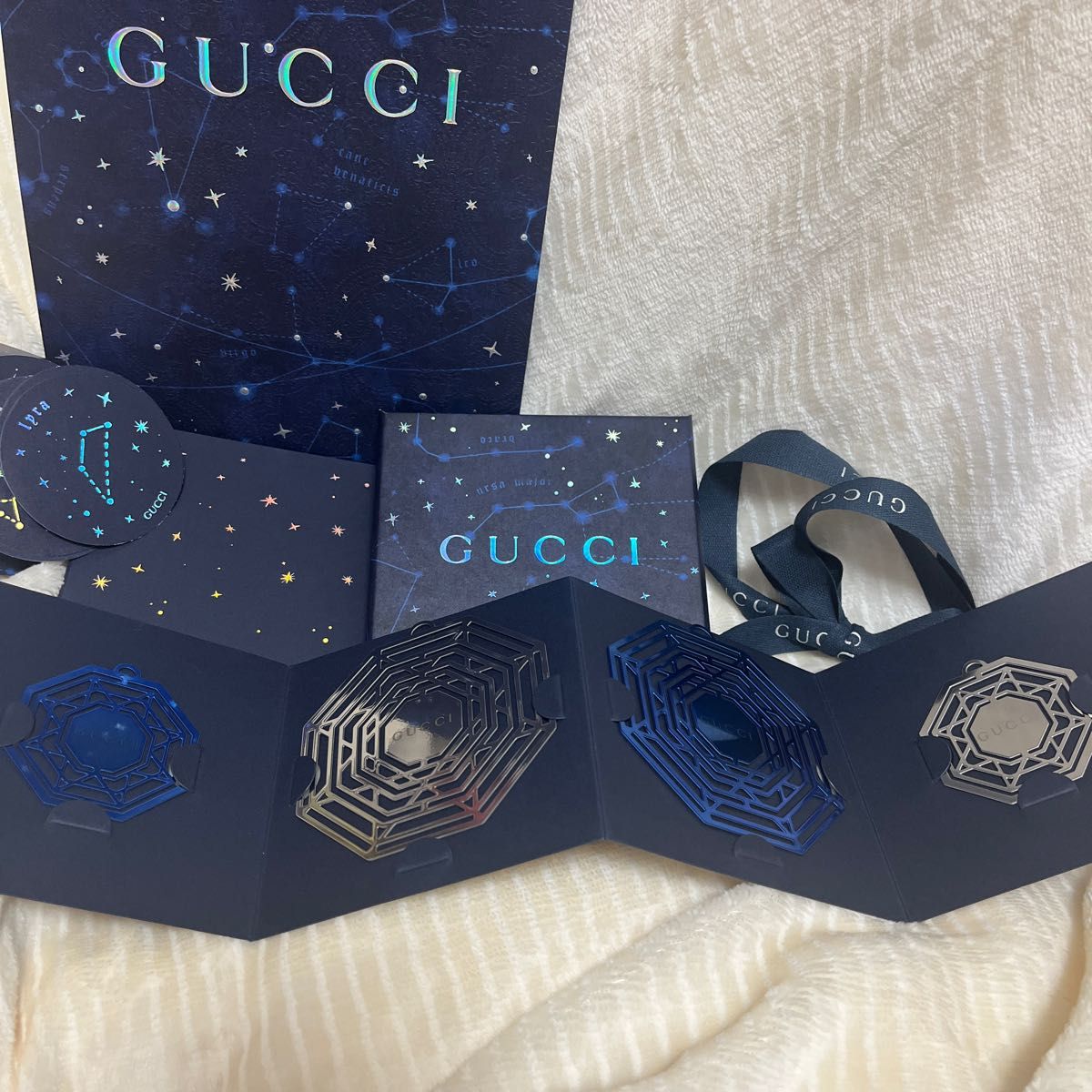 GUCCI グッチ 非売品 ノベルティ 星座 ステッカー オーナメント ショッパー｜PayPayフリマ