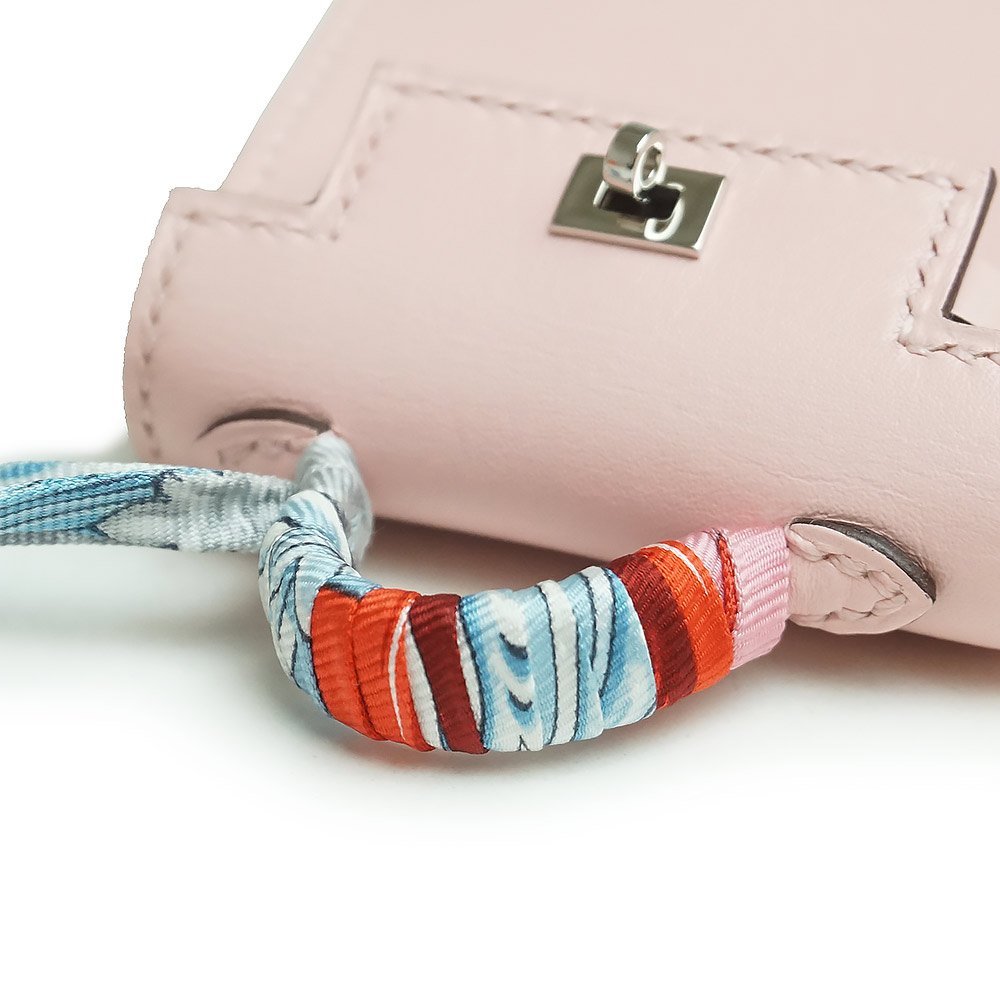 新品・未使用品)エルメス HERMES マイクロ ローズサクラ シルク