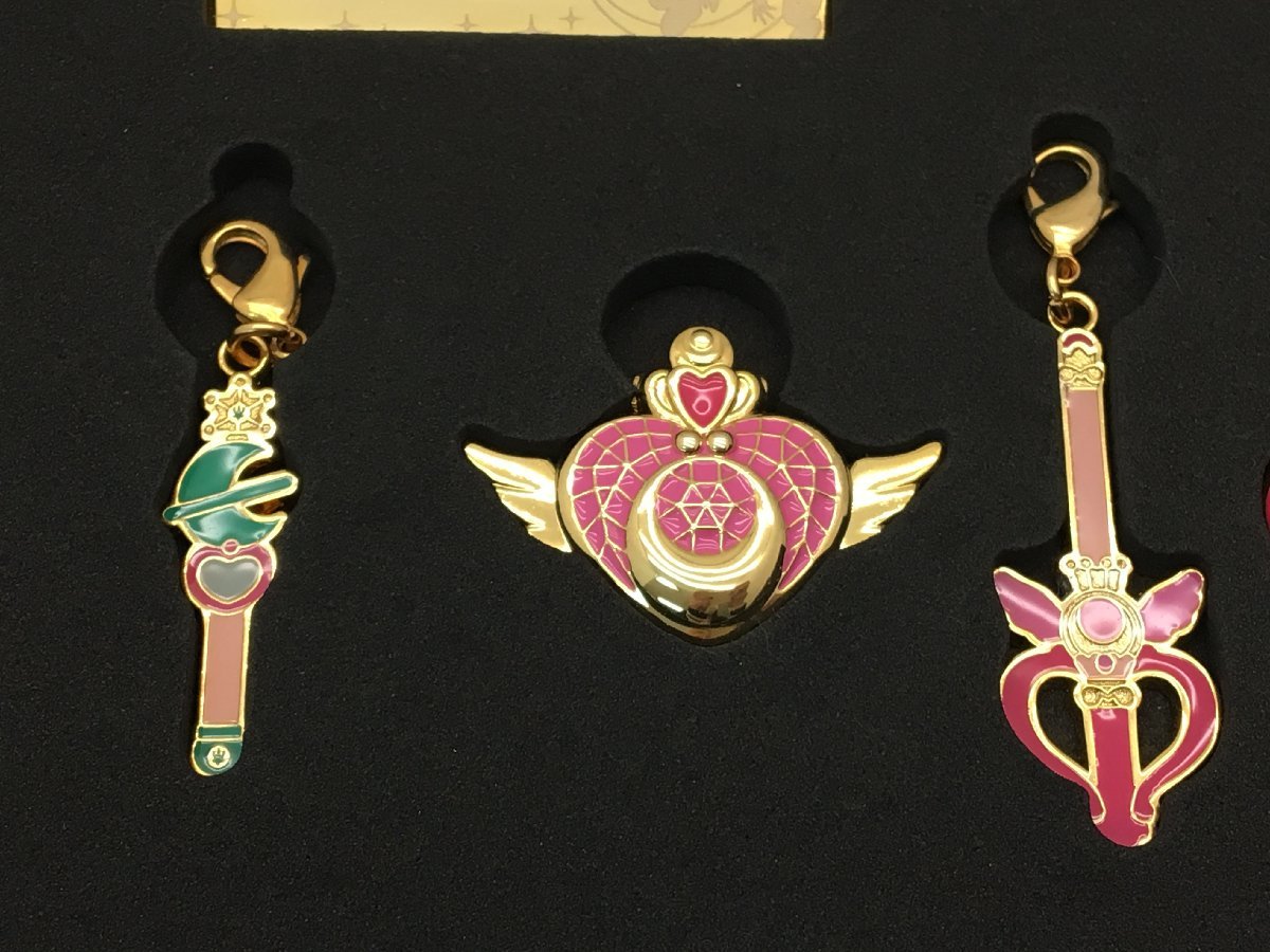 セーラームーン ピンズ&チャーム フルムーン セット コズミックハート セーラームーン ピンズ&チャーム フルムーン セット コズミックハート