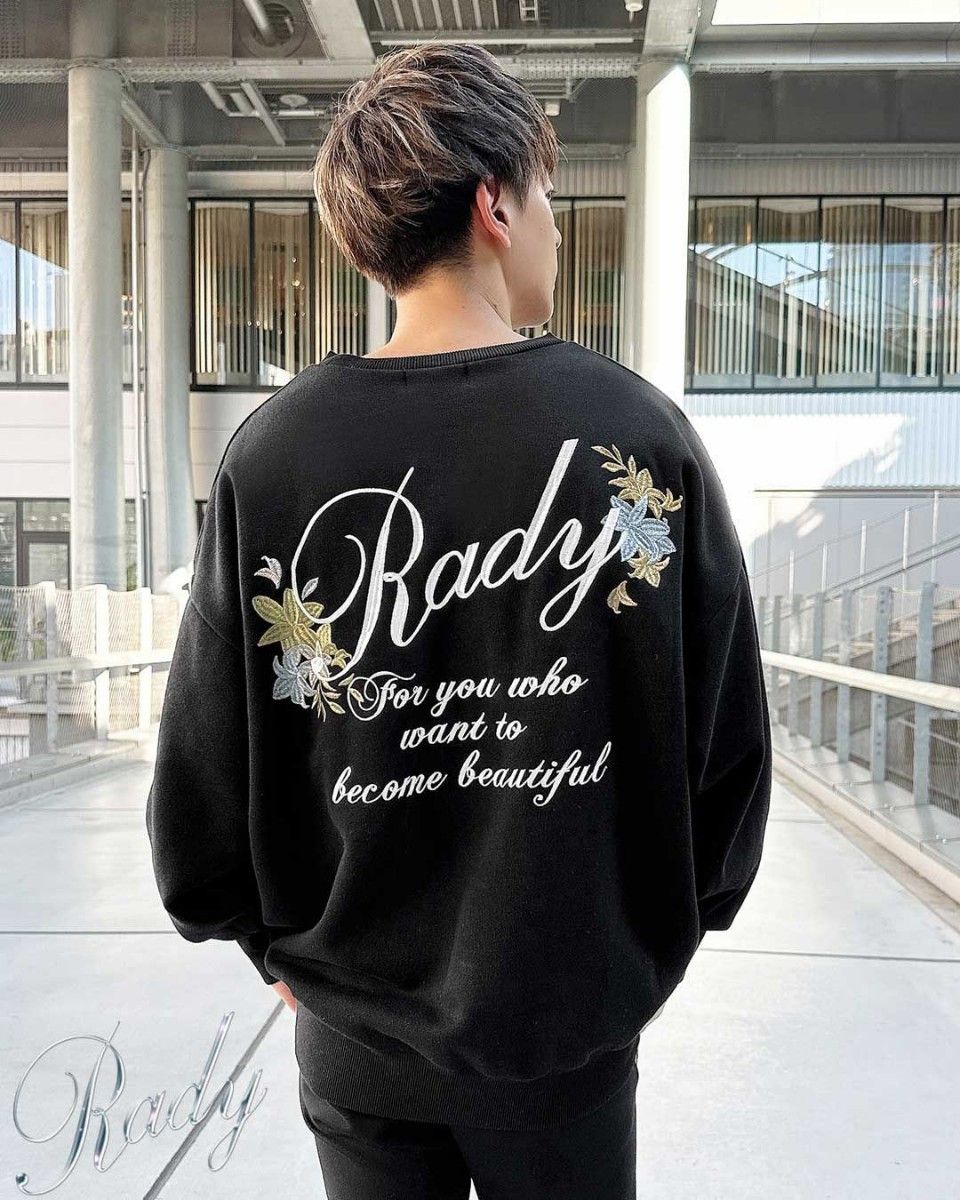 即日出荷 Rady フラワーロゴトレーナー ユニセックス ブラック
