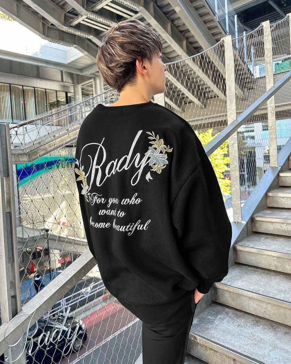 即日出荷 Rady フラワーロゴトレーナー ユニセックス ブラック