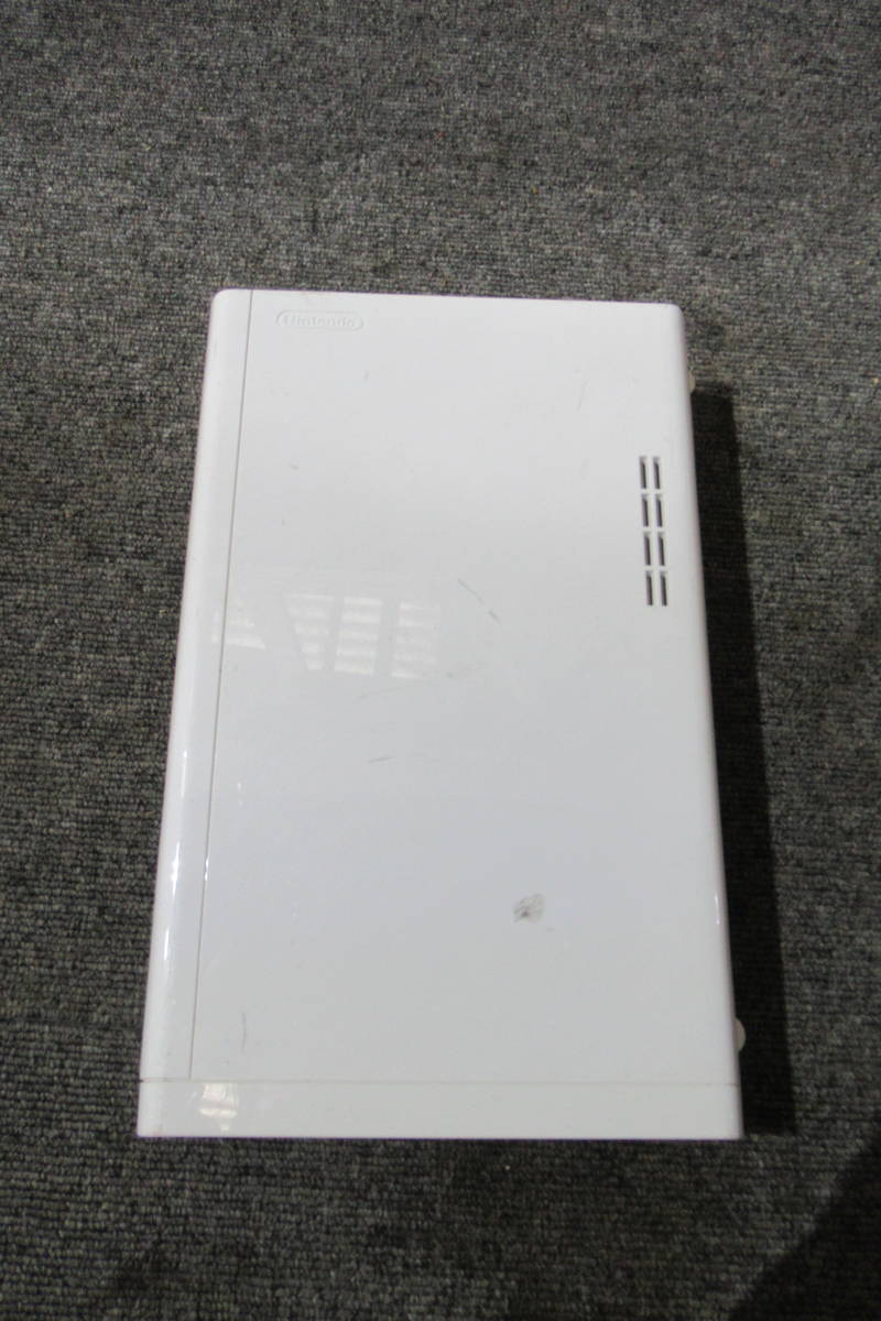 棚8.M5　Nintendo 任天堂　Wii　WUP-010（JPN）本体　WUP-101（01）32GB　2点セット★_画像2