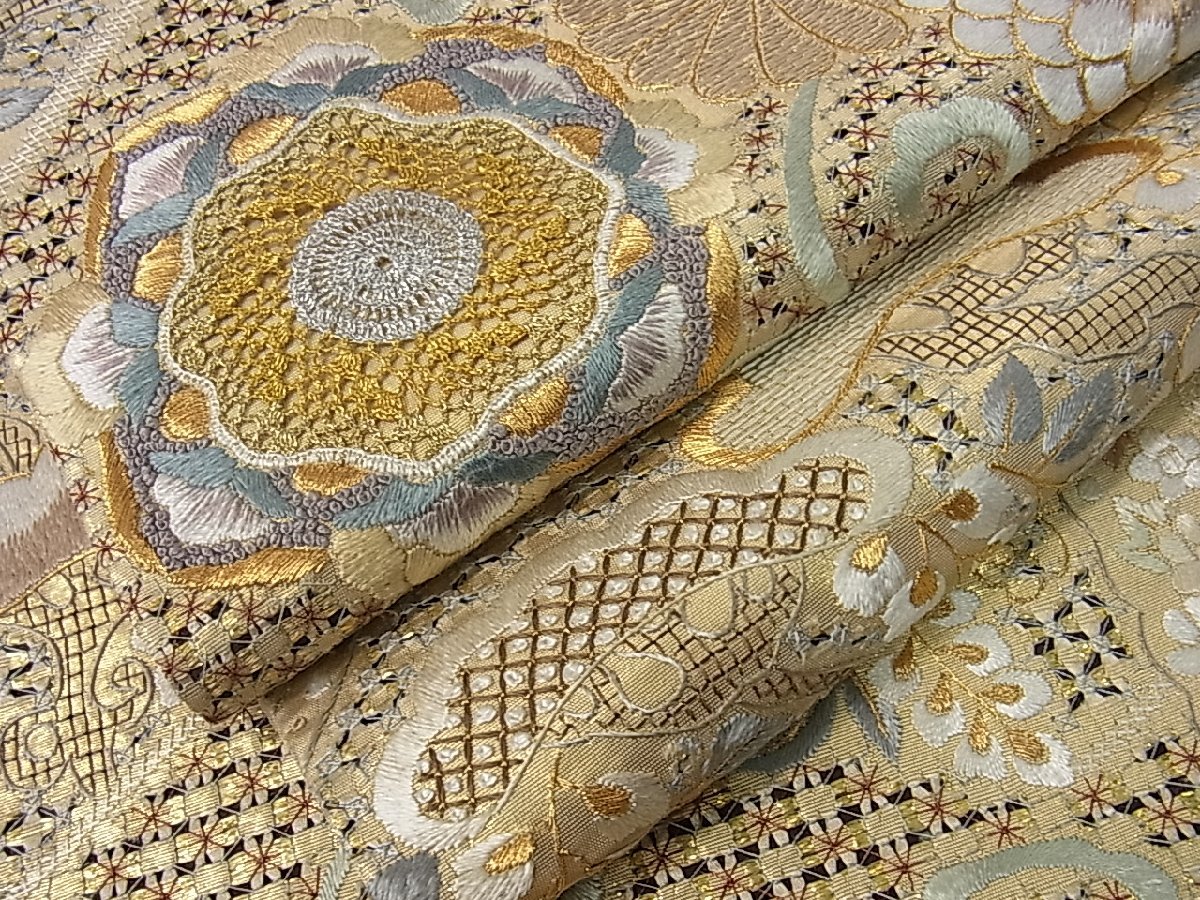 特選総刺繍袋帯❣️【相良刺繍 スワトウ刺繍⭐️鏡裏文様】オフ