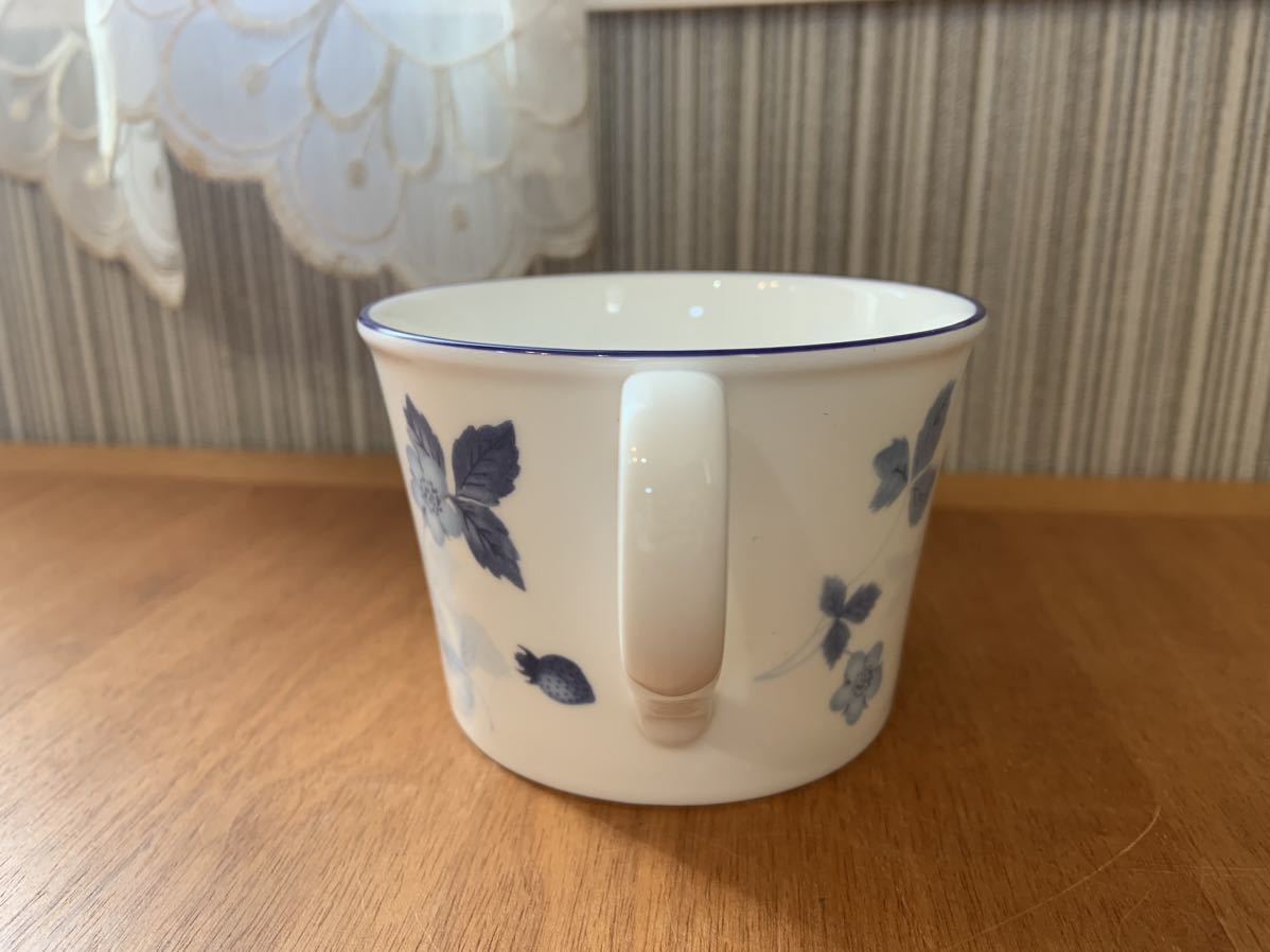 【美品】WEDGWOOD STRAWBERRY BLUE ストロベリーブルー カップ&ソーサー 3客セット まとめて_画像5