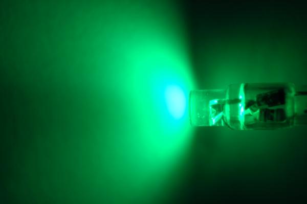 12V用小さなメーター球をＬＥＤ球に!スケルトン緑色4個組送料込_横にも広がる緑色の光