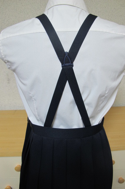 ★小学生女子制服 冬 紺 ２０本車ヒダスカート サイズ１40B 新品_画像3