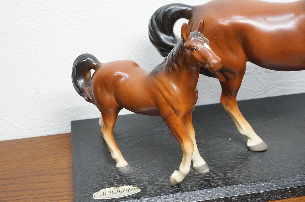 THOROUGHBRED サラブレッド 馬 オブジェ 親子 競馬 ホース 置物 インテリア 陶器 茶馬 白脚 W30×D15cm_画像3
