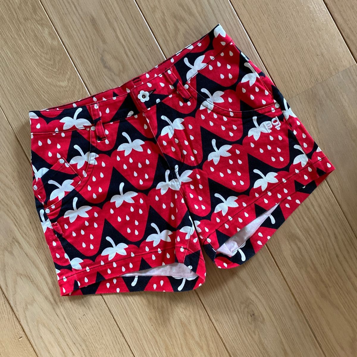 【12月スーパーSALE 15％OFF】 パーリーゲイツ レディース イチゴ柄 いちご柄 ショートパンツ レディースウェア