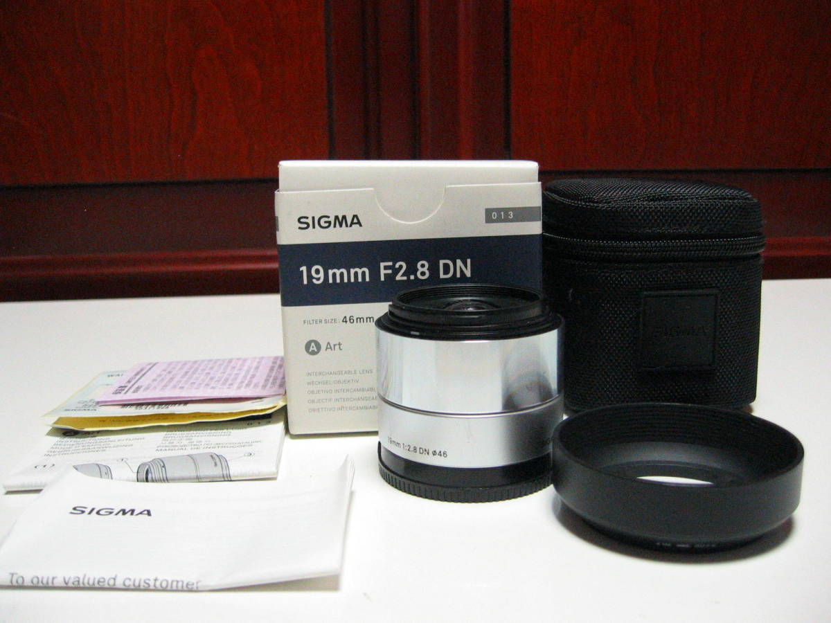 SIGMA シグマ Art 19mm F2.8 DN ソニーEマウント用 フード付き SIGMA シグマ Art 19mm F2.8 DN ソニーEマウント用 フード付き