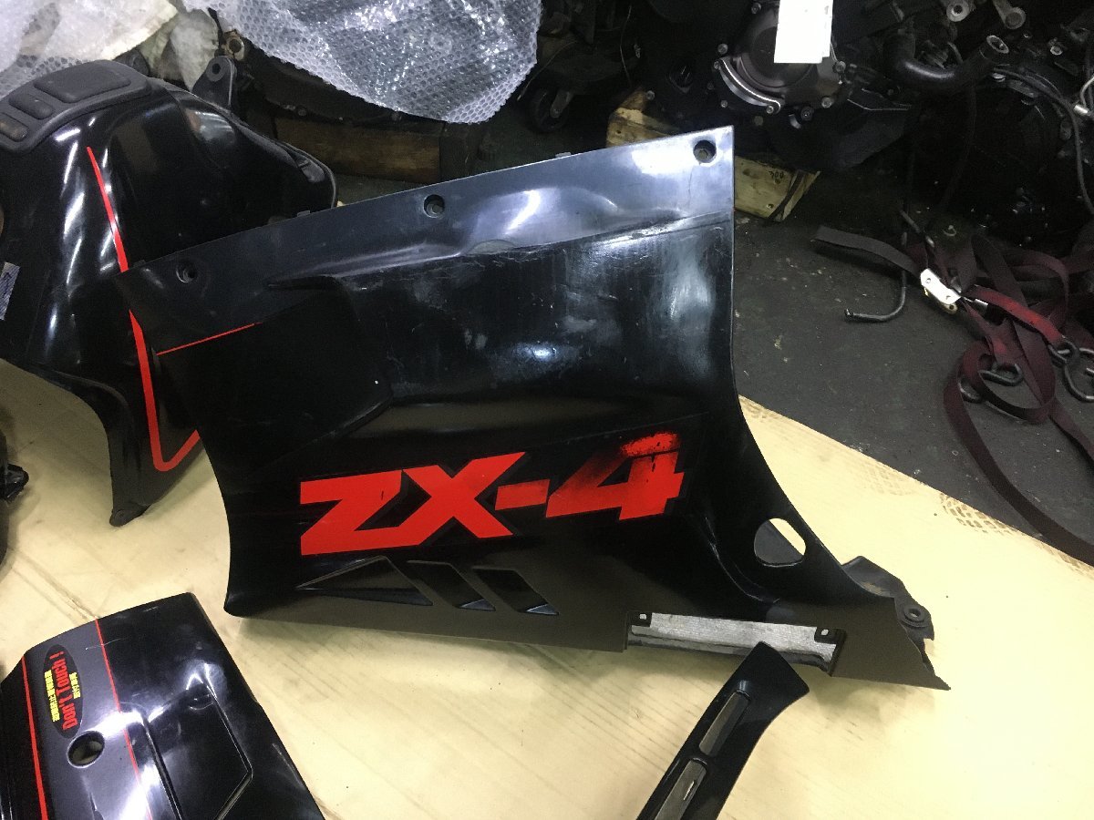Kawasaki　ZX-4　ZX400G　外装セット　カウル　ガソリンタンク　ヘッドライト　テールランプ　ウィンカー　セット（中古）2192-Z1798