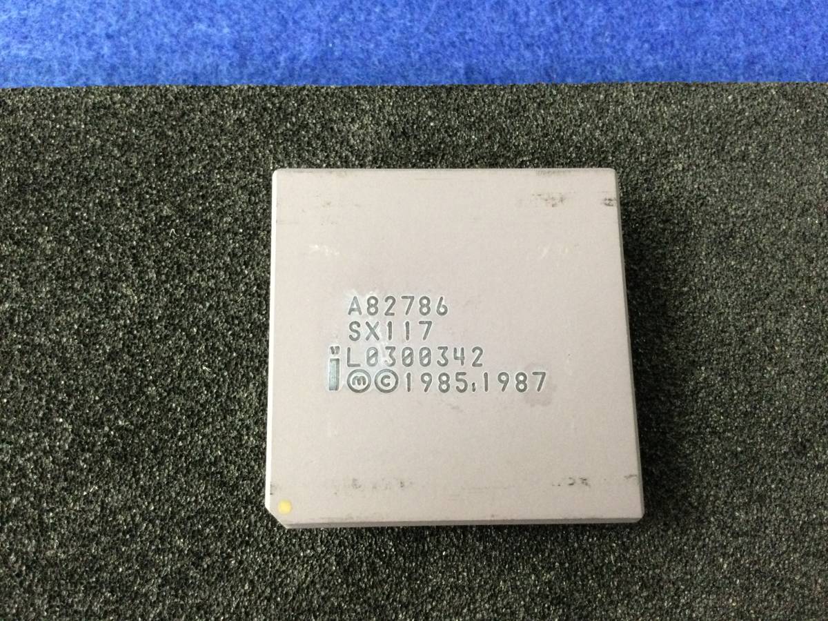 A82786【即決即送】インテル CHMOS グラフィックス プロセッサー[AZT12-12-21/285307M] Intel CHMOS Graphics Processor １個セット_画像2