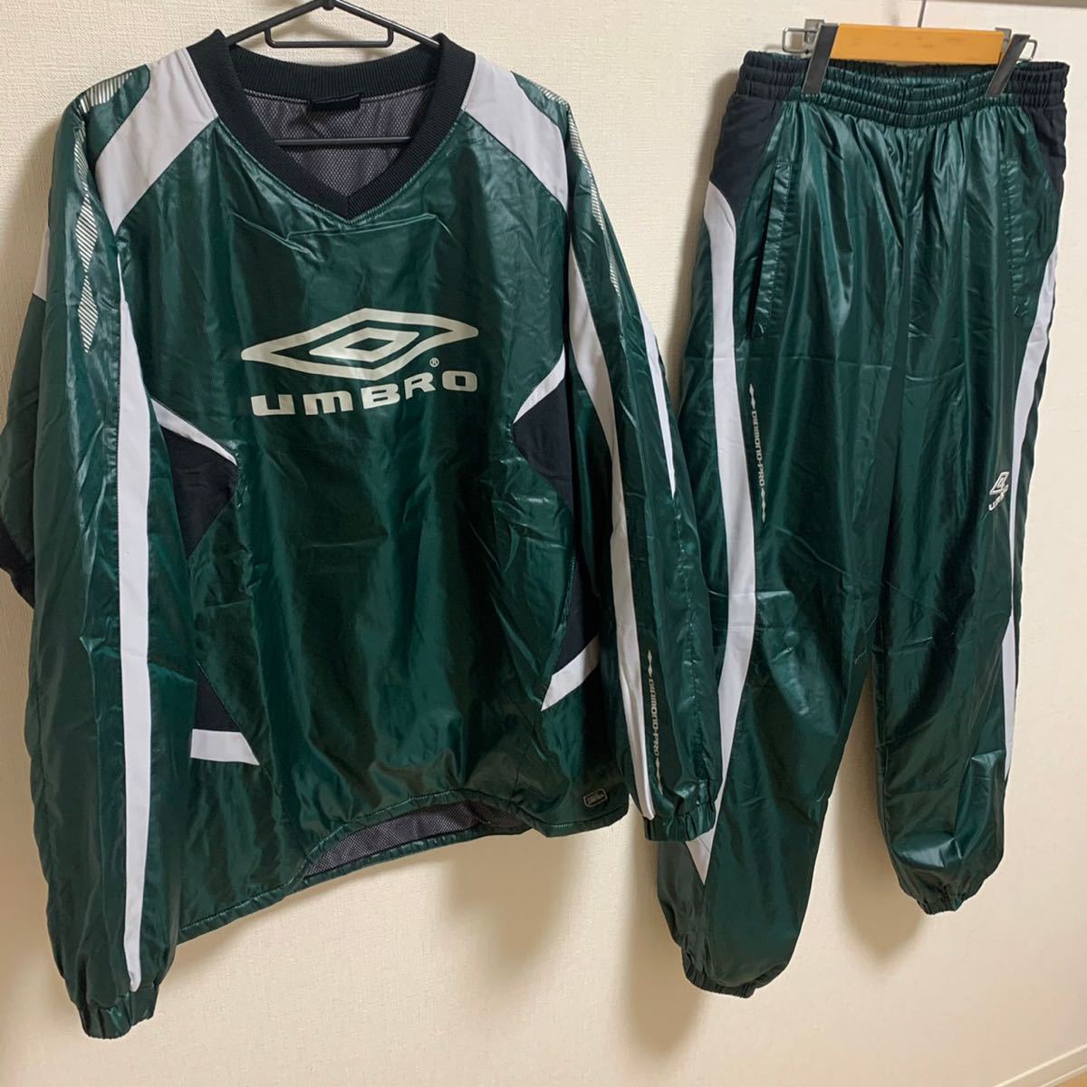 アンブロ UMBRO ピステ 上下セット S - 通販 - guianegro.com.br