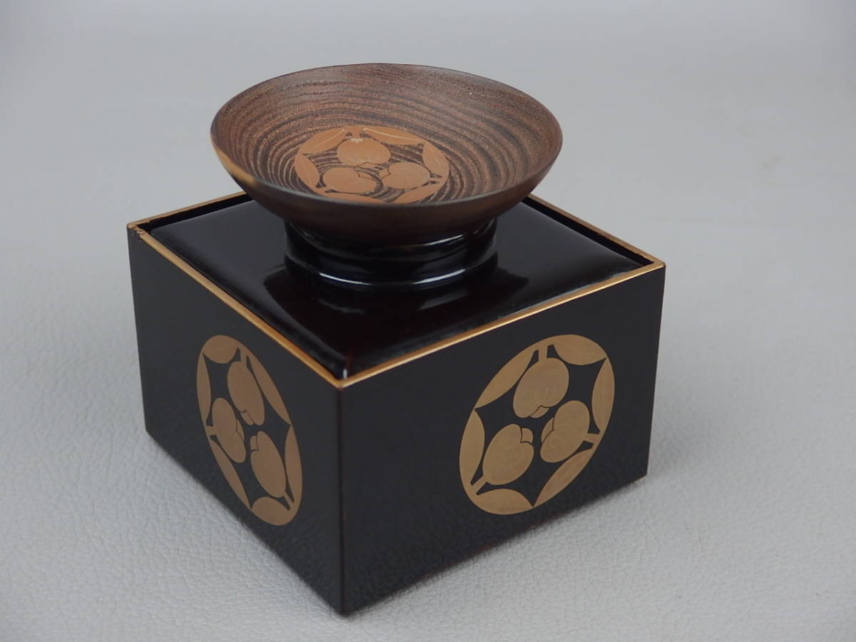 超特価激安 骨董・茶道具】☆古い 木製漆器 左近蒔絵紋散らし花見重 重箱