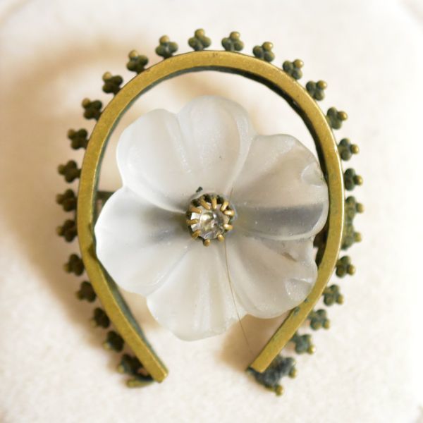  antique hand cut f Lost glass. . flower . horseshoe. brooch single cut paste genuine article guarantee 