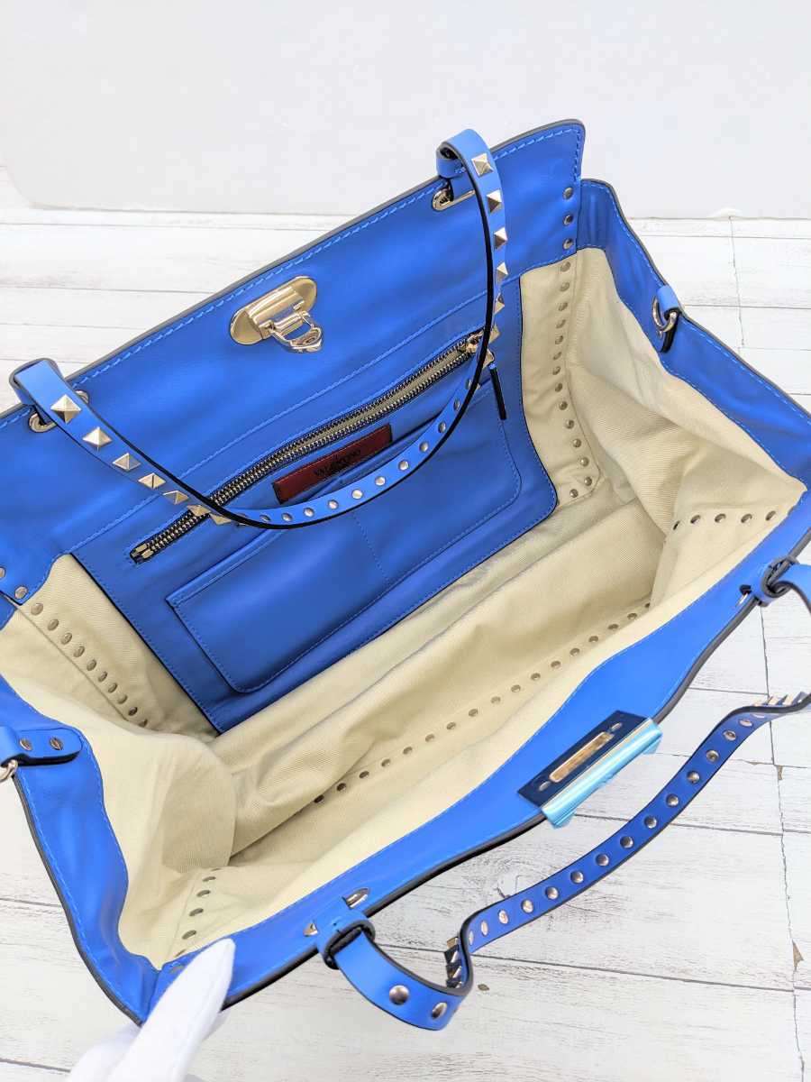 未使用品 VALENTINO ヴァレンティノ 2way バッグ ショルダー ハンド トート レザー ブルー ロックスタッズ GARAVANI ガラヴァーニ_画像9