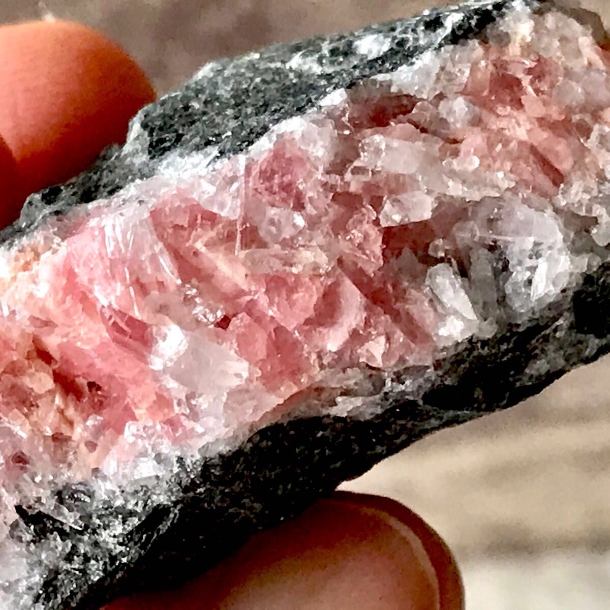 インカローズ 原石 221ct ロードクロサイト 天然石インカローズ 鉱石 鉱物標本 レア原石 ピンク ピンク天然石 ピンク好き
