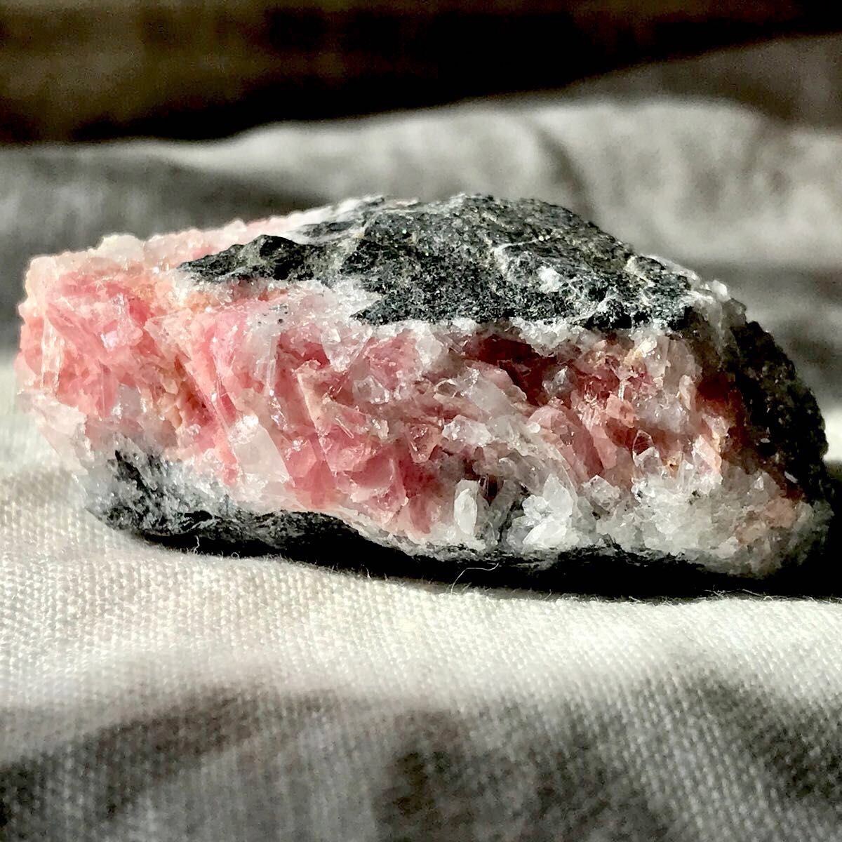 インカローズ 原石 221ct ロードクロサイト 天然石インカローズ 鉱石 鉱物標本 レア原石 ピンク ピンク天然石 ピンク好き