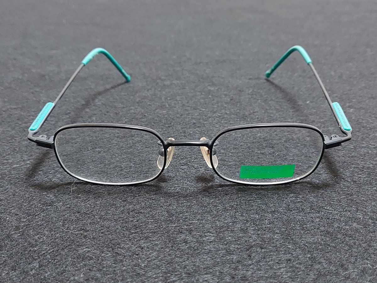新品　UNITED COLORS OF BENETTON　ベネトン　メガネ　眼鏡　高級感　上品　フルリム　黒ぶち_画像3