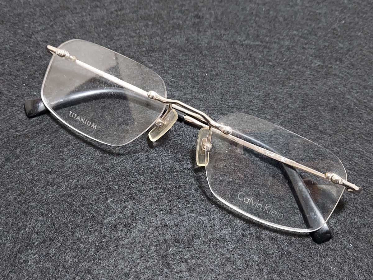 新品　CALVIN KLEIN　カルバンクライン　メガネ　眼鏡　高級感　上品　ツーポイント　チタン　シルバー_画像5