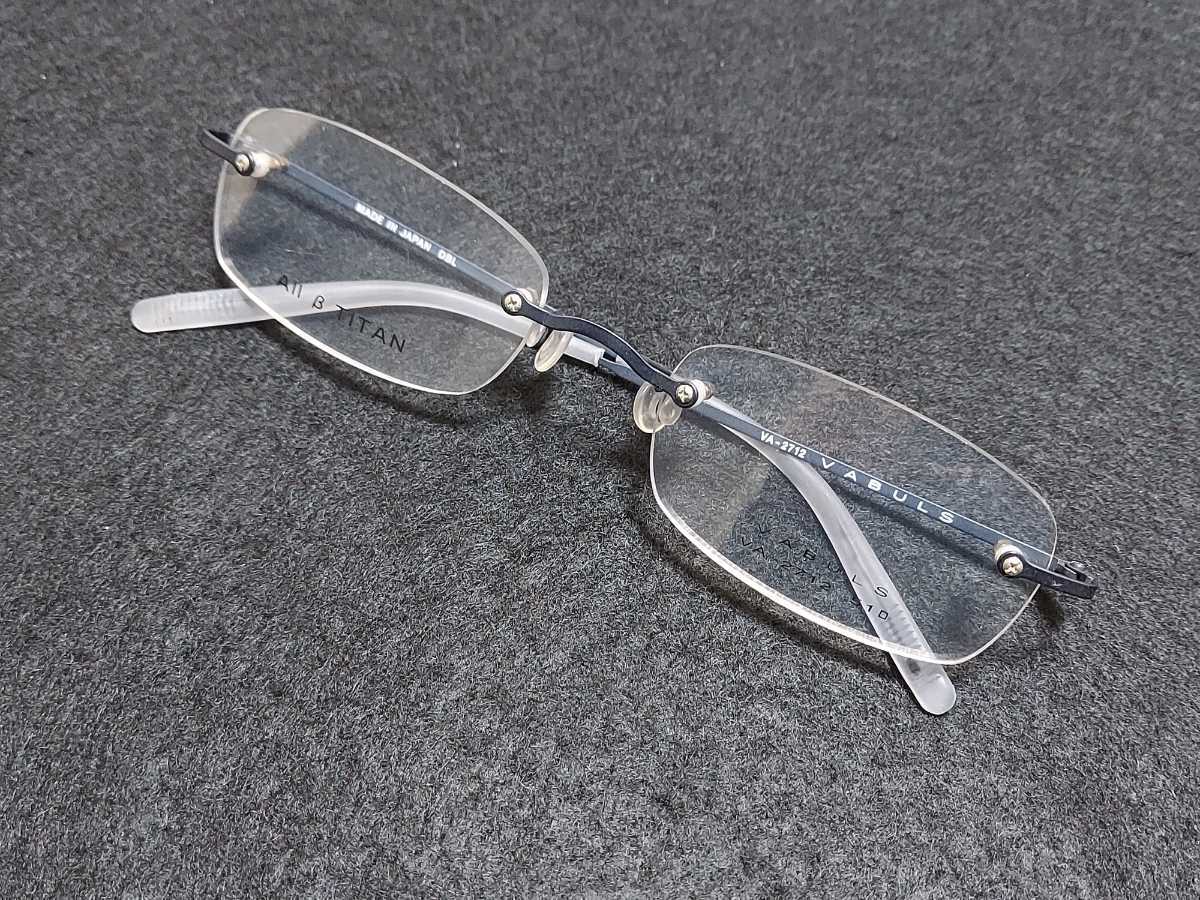 新品 VABULS　バブルス　日本製　メガネ　眼鏡　高級感　上品　ツーポイント　超軽量　軽い　チタン　ブルー　マット_画像4