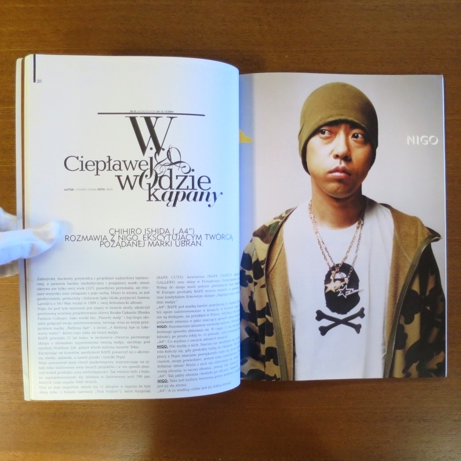 A4 A'CZTERY A'Four Magazine ポーランド ファッション 雑誌■装苑 花椿 流行通信 ブルータス アイデア purple fashion selfservice NIGO_画像2