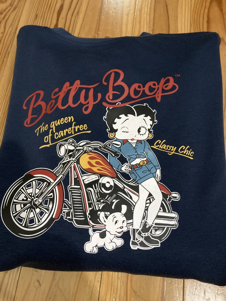 新品　即決送料無料♪Betty Boop ベティちゃん　バックプリント　バイク　イヌ　裏起毛　トレーナー　4Lサイズ　中青　ポリエステル100％_画像1