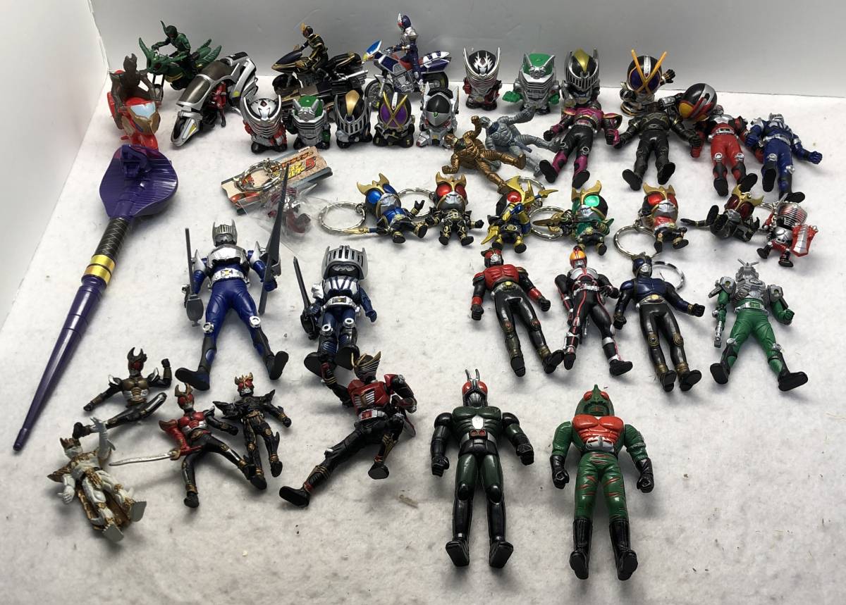 【送料無料】仮面ライダー　おもちゃ　フィギュア詰め合わせ ジャンク品_画像1