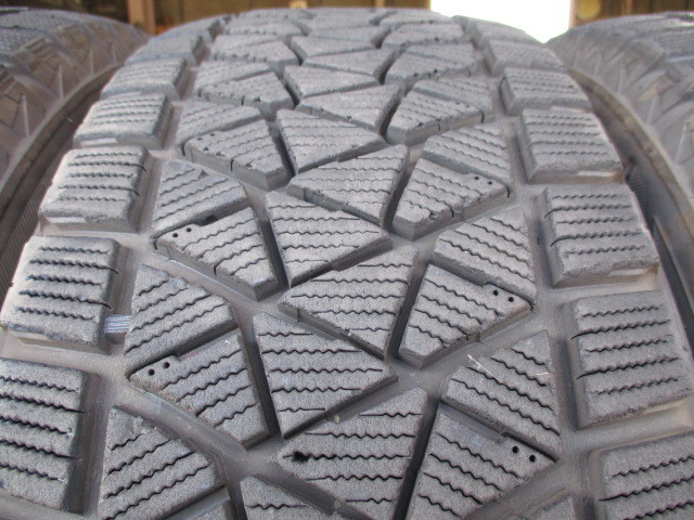 M826 ブリヂストン/BLIZZAK DM－V2　225/65R17 スタッドレス　4本セット_画像4