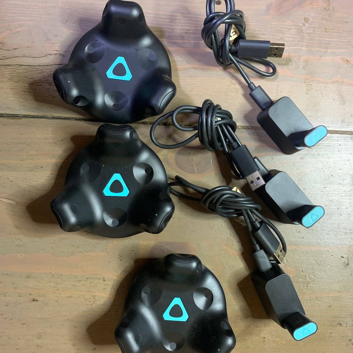HTC VIVE TRACKER 2018 トラッカー 3個セット 喫煙環境品 携帯電話