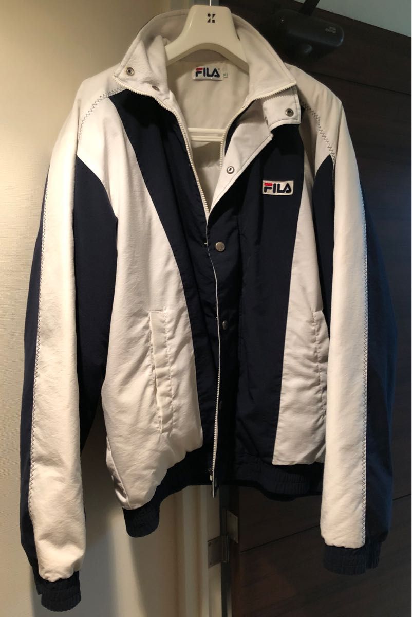 【即完売】FILA フィラ ダウンジャケット アウター ナイロン ジップアップ 中綿ジャケット レトロ アウトドア XLサイズ 