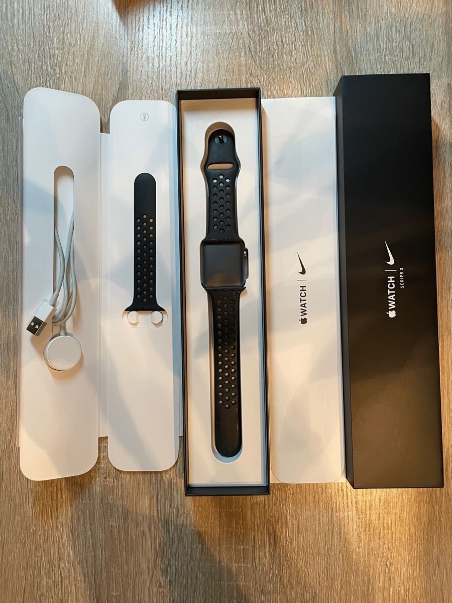 Apple Watch 3 GPS 42mm スペースグレイアルミケース-