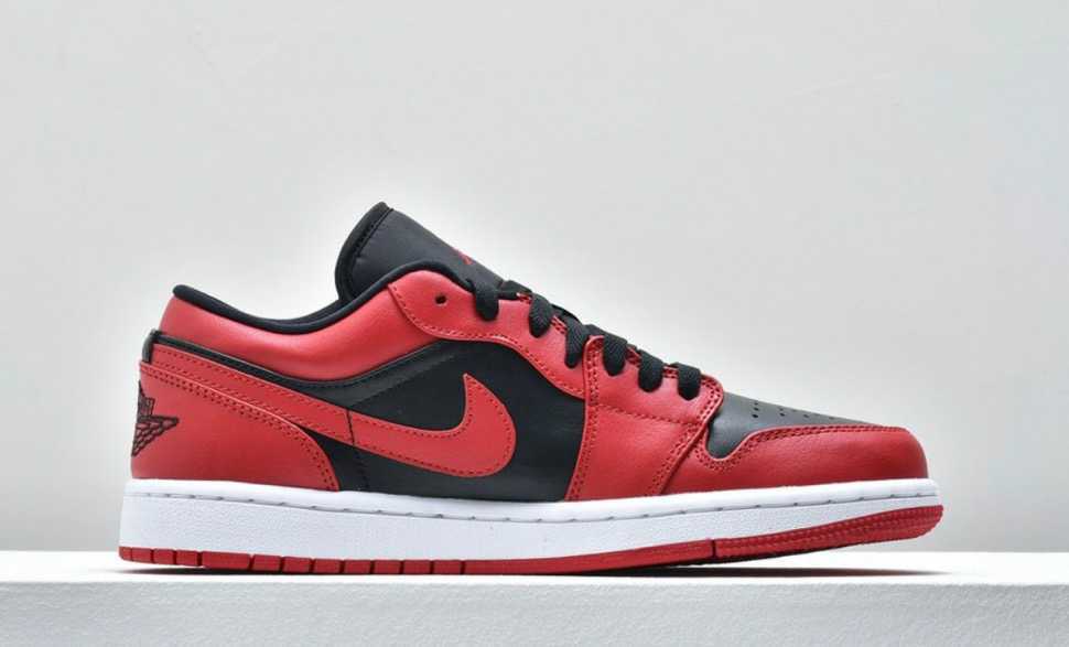 即完売】NIKE Air Jordan 1 Low “Varsity Red” ナイキジョーダン85