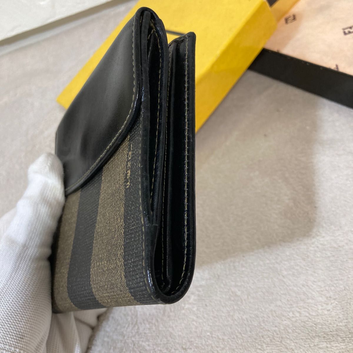 美品 FENDI フェンディ ミニ財布 大容量 カードケース ネイビー 折り財布 コインケース コンパクト スキミング防止 コインケース付き ミニウォレット 財布 箱付き じゃばら カードケース 美品 FENDI フェンディ ミニ財布 大容量 カードケース ネイビー 折り財布 コインケース コンパクト スキミング防止 コインケース付き ミニウォレット 財布 箱付き じゃばら カードケース