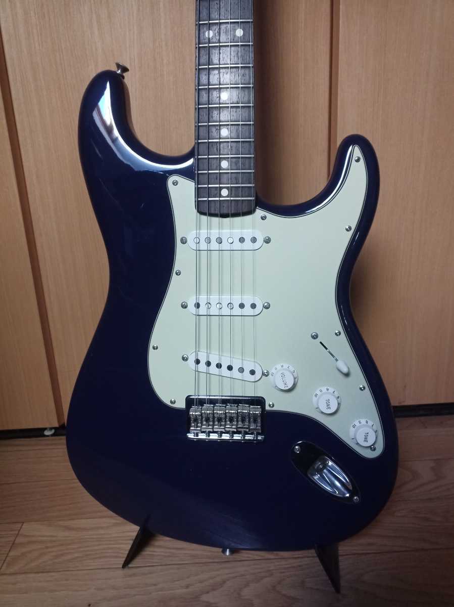 Fender Robert Cray Stratocaster Violet Hard Tail フェンダー